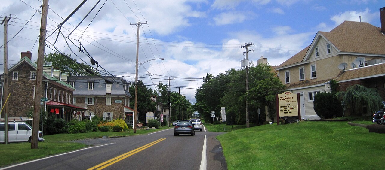 Road through Penns Park in Wrightstown, Bucks County