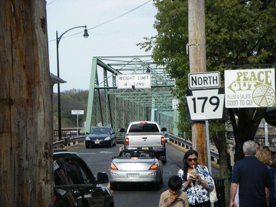 Approaching the New Hope-Lambertville bridge